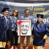 80’lik Öğrencilerin Kep Sevinci