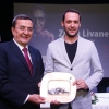 Konak’ta Livaneli’ye Yoğun İlgi