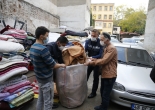 Depremzedelerin Battaniyeleri İşportadan Toplandı