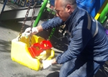 Murat Reis Parkı oyun gruplarının temizlik çalışması