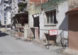 Zafertepe Mahallesi 538 Sokak No: 21, Metruk Bina Çevresinde Tel Örgü ve Uyarı Levhası Montaj Çalışması