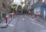 Çankaya Mahallesi 148 Sokak ile Halil Rıfat Paşa Caddesi Kesişimi Bariyer Montaj Çalışması