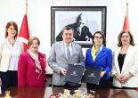 Konak’ta İmzalar Güçlü Kadınlar İçin Atıldı