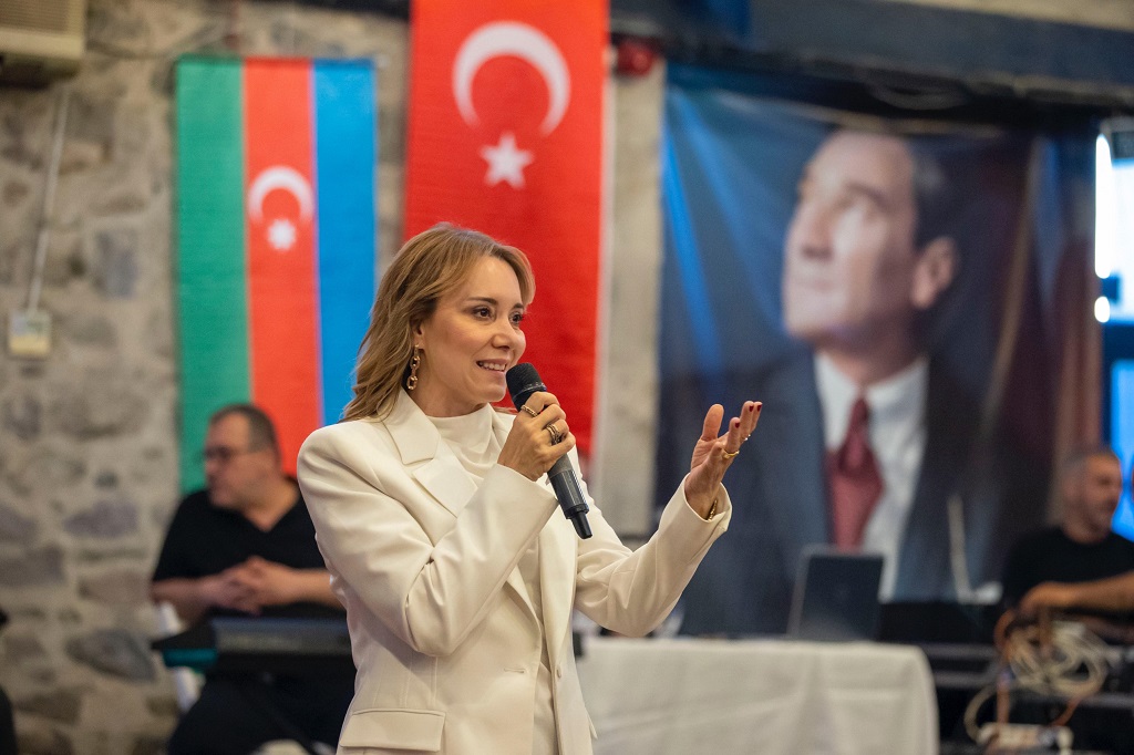 Azerbaycan Kadınları Baharı Başkan Mutlu’yla Karşıladı
