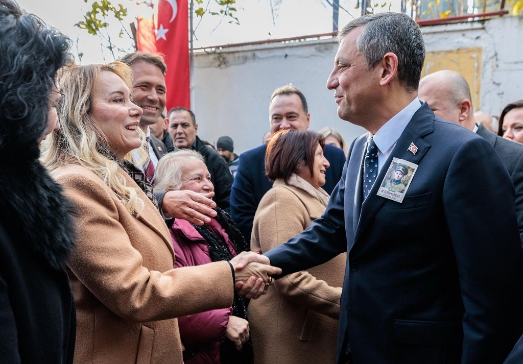 CHP Lideri Özel Konak’a Geliyor: Başkan Mutlu’dan Açılışa Davet