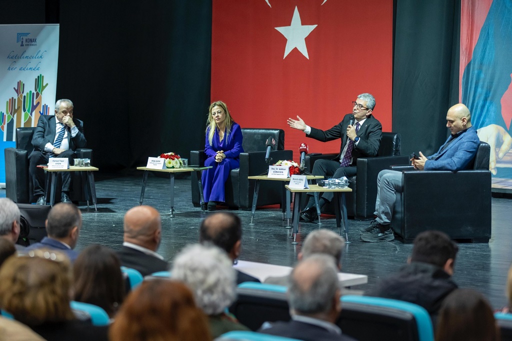 Gazetecilerin Sorunları Konak’ta Konuşuldu