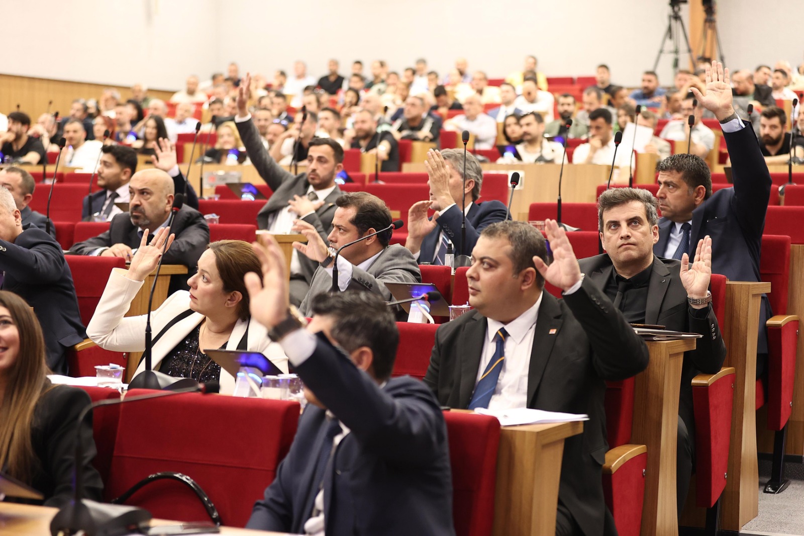 Konak Belediye Meclisi yeni dönemin ilk toplantısını gerçekleştirdi