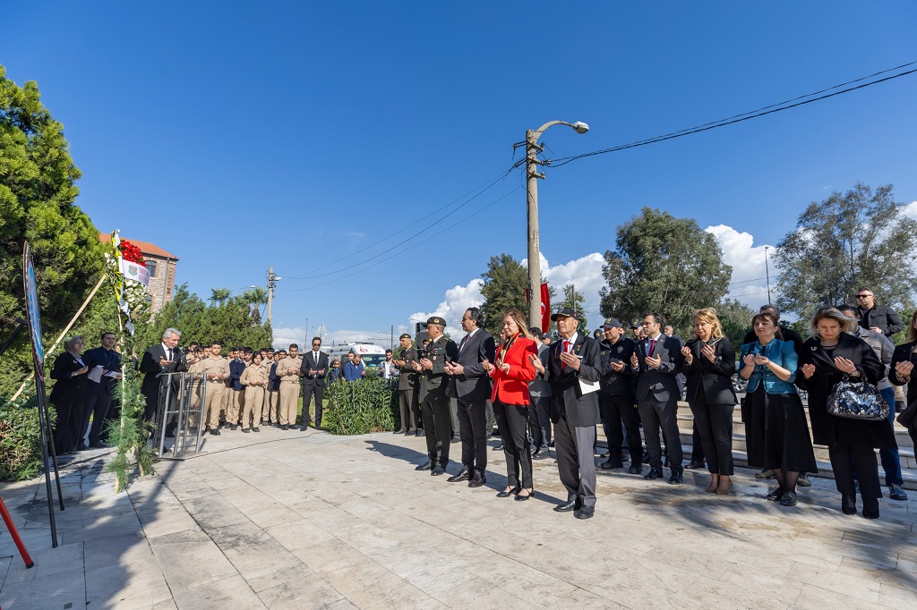 Konak Çanakkale Şehitlerini Andı