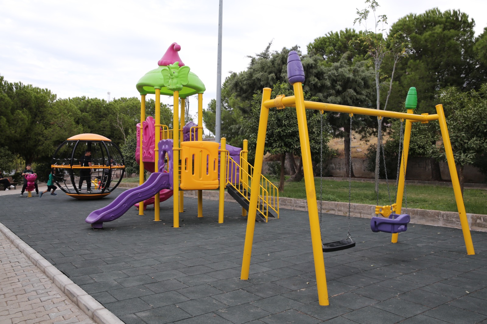 Konak’ın Parkları Yenileniyor