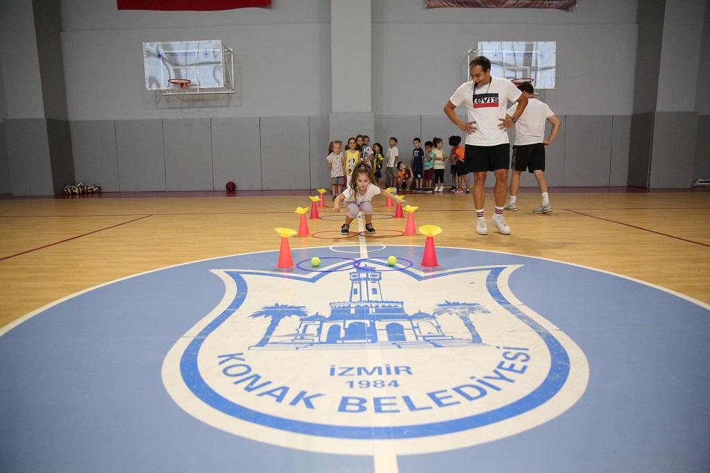 Konak’ın Spor Okullarında Kış Sezonu Başlıyor