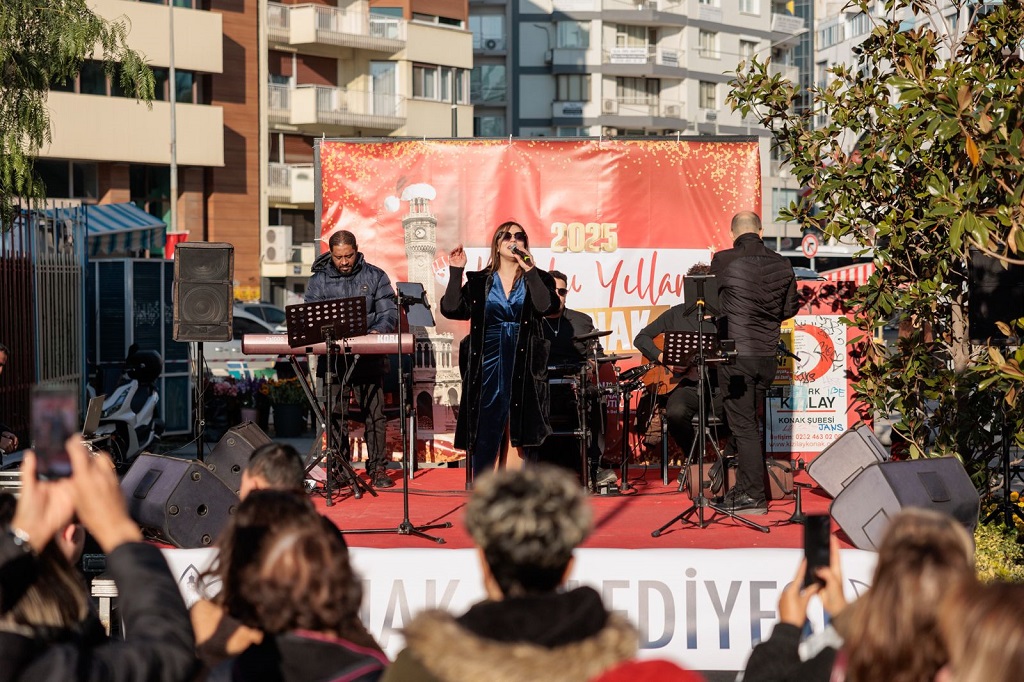 Konak’ın Yılbaşı Kermesinde Kadın Emeği Vurgusu