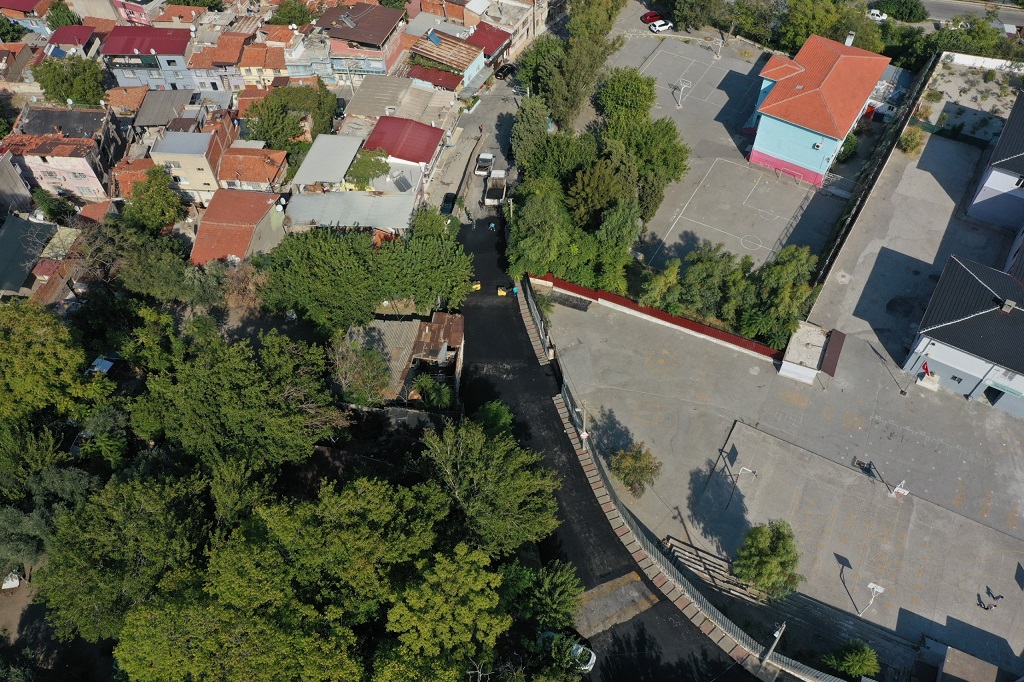 Konak’ın Yolları Yenileniyor: Asfalt Çalışmaları Hızlandı