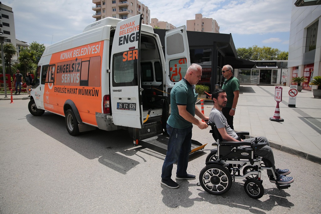 Konak’tan Hayatı Kolaylaştıran Hizmet: Engelsiz Servis